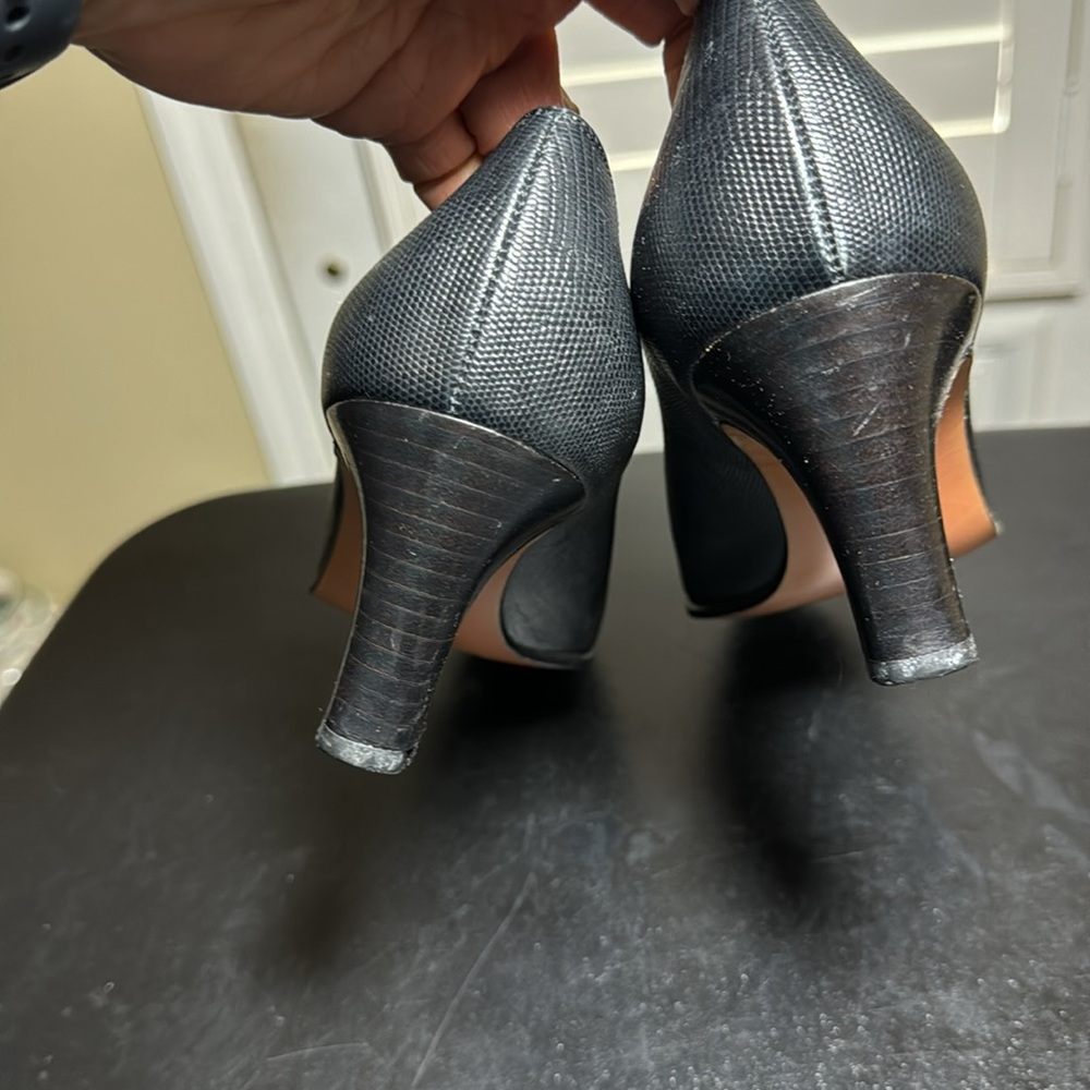 Salvatore Ferraro 7.5B black pumps View 6